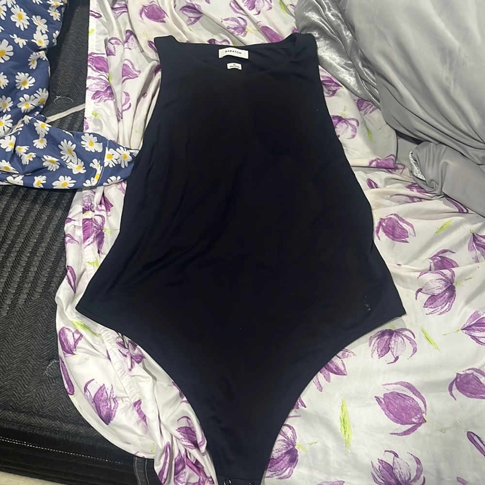 Aritzia bodysuit size extra large